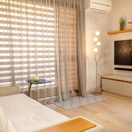 Spacious 2br - Park - Parking By Flat Manаger شقة *