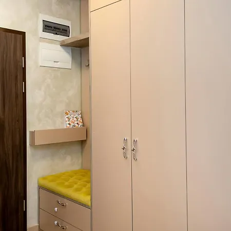 شقة Spacious 2br - Park - Parking By Flat Manаger فارنا